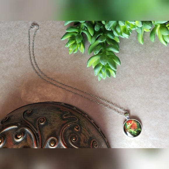 🧜‍♀️ NEW Mermaid Cabochon Necklace - Picture 2 of 5